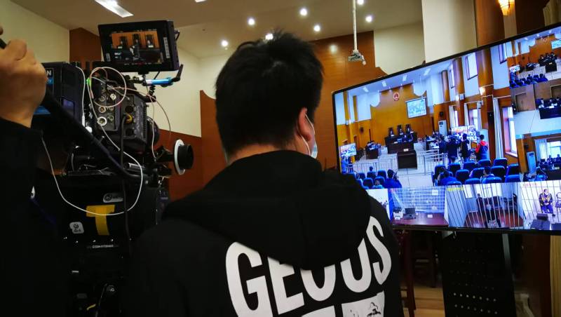 AI生成VS人工创意——宿州广告片拍摄公司的技术浪漫主义实践